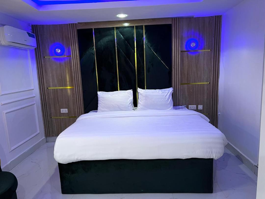 Villa Palazzo Hotel 2 อีเคจา ภายนอก รูปภาพ